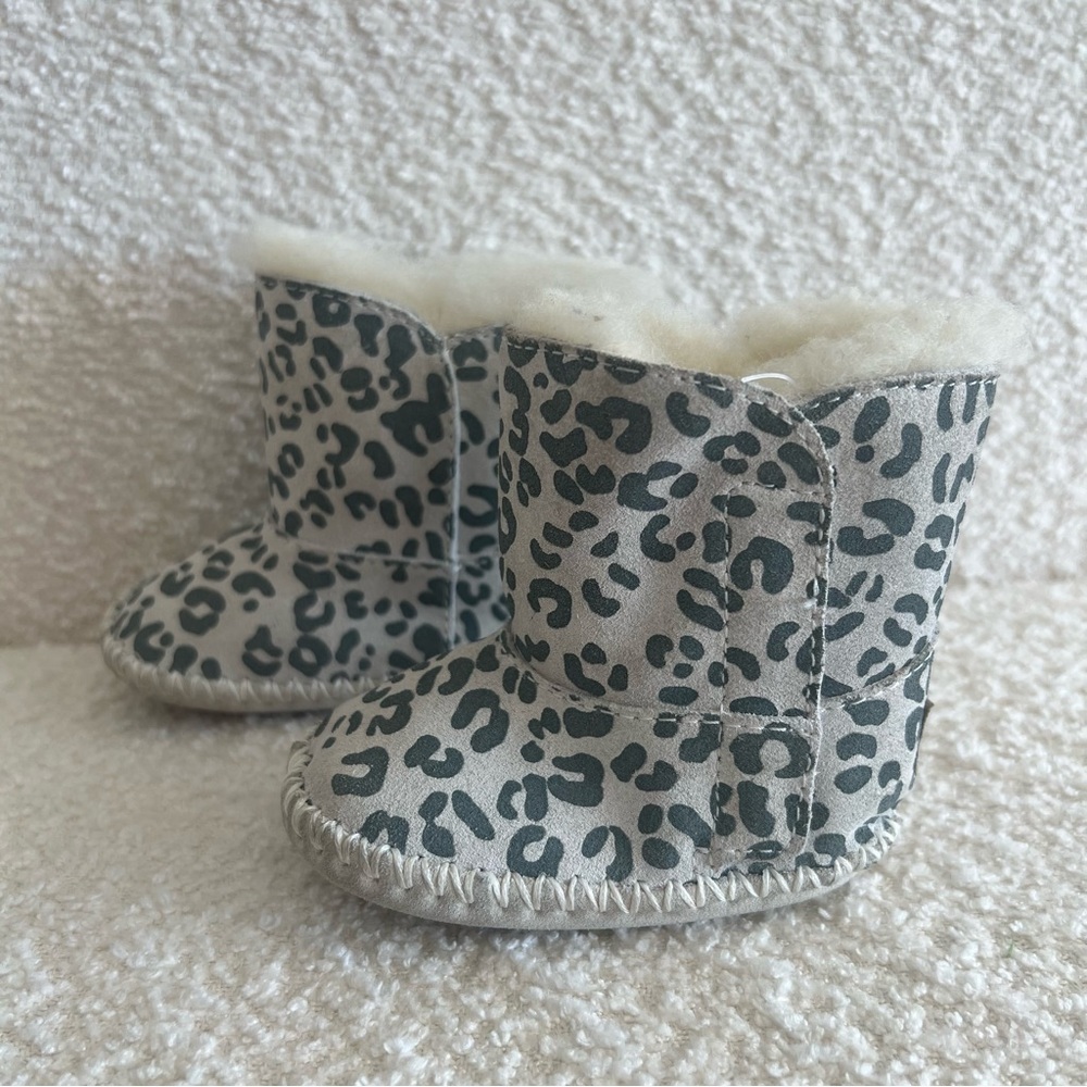 Ugg Australia Baby Infant Cassie Snow‎ Leopard Boots Size 0/1  ~ 0-6 Months